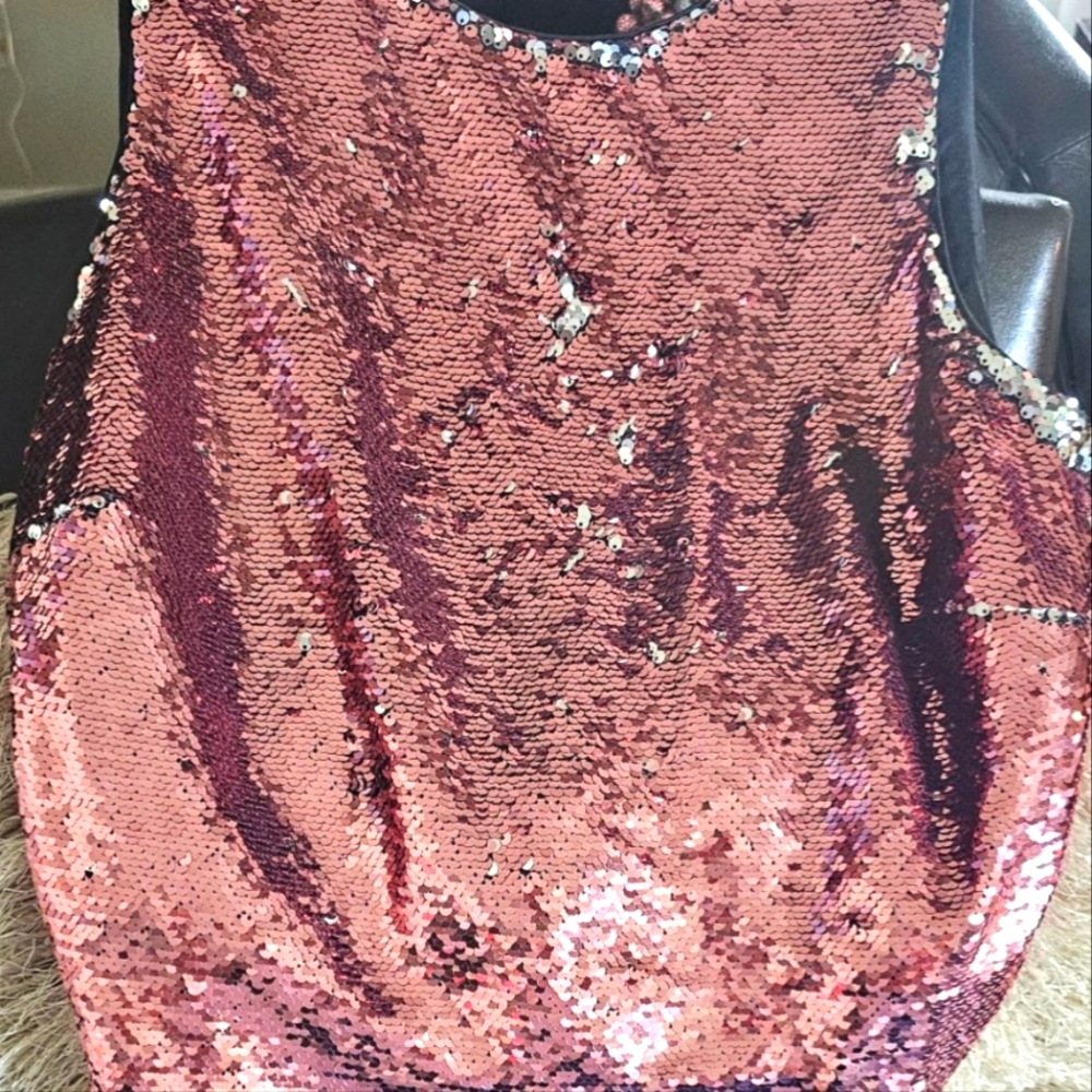 Beautiful sequins top by Eva Mendes